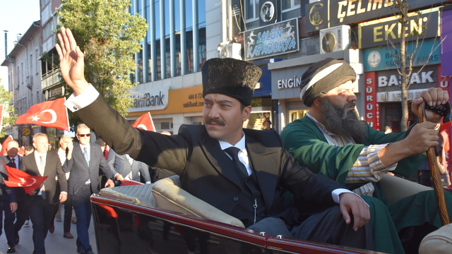 Atatürk'ün Sivas'a gelişi temsili olarak canlandırıldı