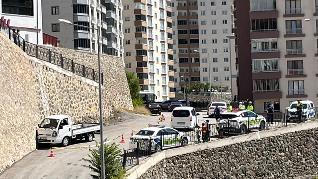 Gümüşhane'de direksiyon başında fenalaşan sürücü hayatını kaybetti