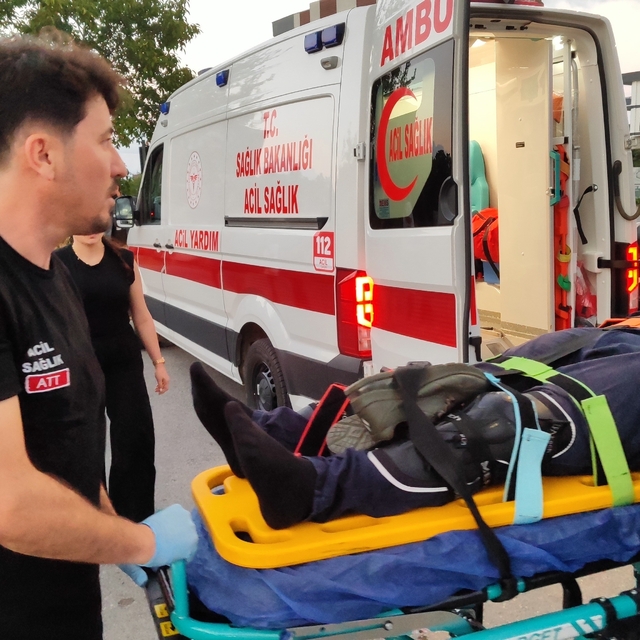 Atakum'da otomobil ile motosiklet çarpıştı: 1 yaralı