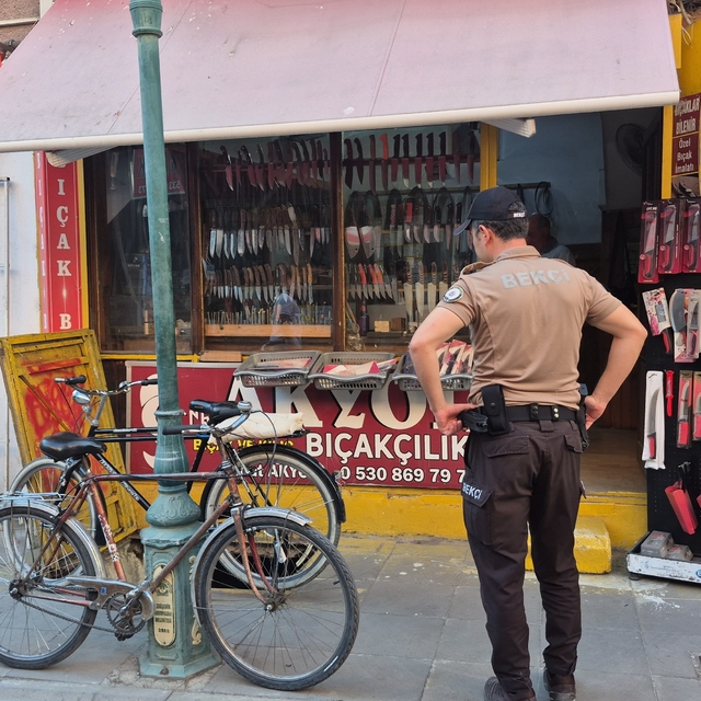 Dengesini kaybederek bodrum kata düşen yaşlı adam yaralandı