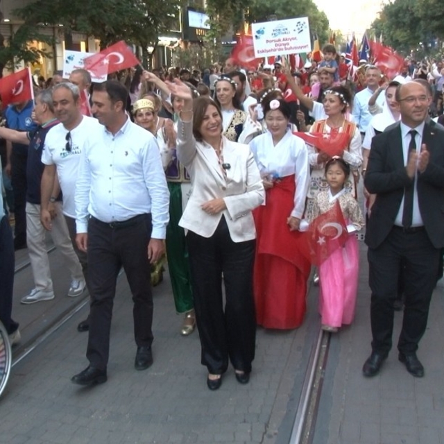 "Uluslararası Eskişehir Porsuk Festivali" coşkuyla başladı
Kara ve nehir ko...