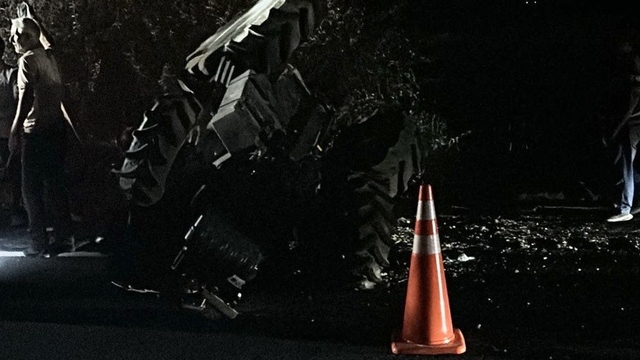 Eskişehir-Ankara yolunda kamyonla traktör çarpıştı: 1 yaralı