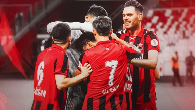 Erzincanspor, transfer tahtasını açarak yeni sezon öncesi lisans işlemlerini tamamladı