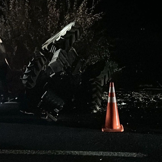 Eskişehir-Ankara yolunda kamyonla traktör çarpıştı: 1 yaralı