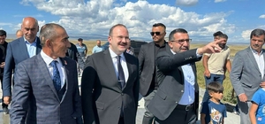 Arpaçay'da köy yolları betonla güçleniyor: Kuyucuk köyüne 650 metrelik beto...