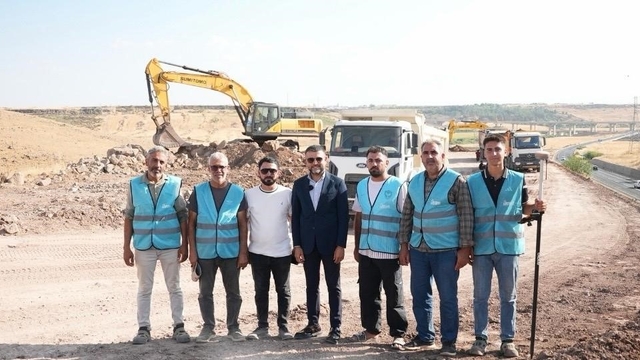 Eğil'de yol yapım çalışması