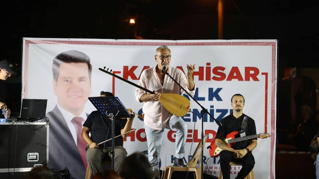 Karahisar Halk Gecesinde müzik ve eğlence dolu akşam