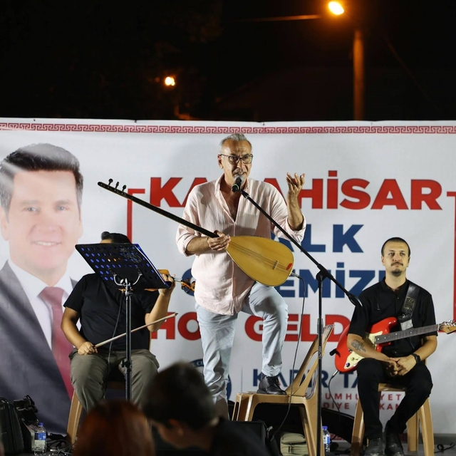 Karahisar Halk Gecesinde müzik ve eğlence dolu akşam