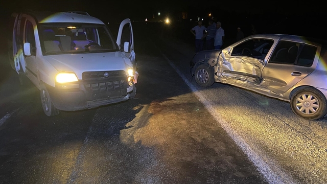 Şuhut'ta trafik kazası: 2 yaralı