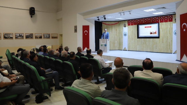 Bayburt'ta okul müdürleri yeni eğitim öğretim yılı için toplandı