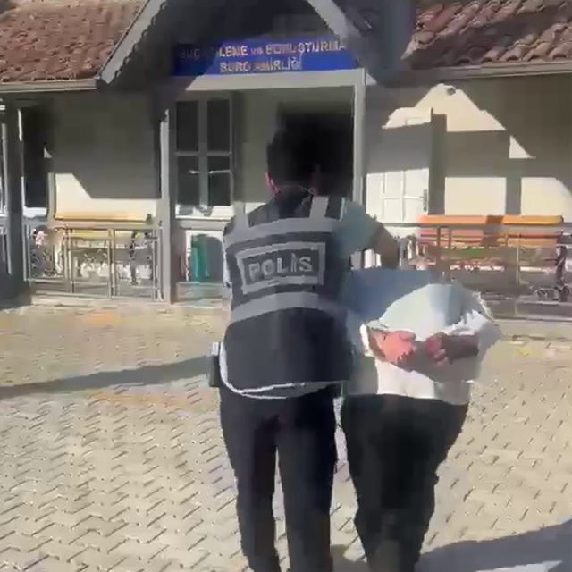 Antakya'da 32 yıl  hapis cezasıyla aranan hırsız yakalandı