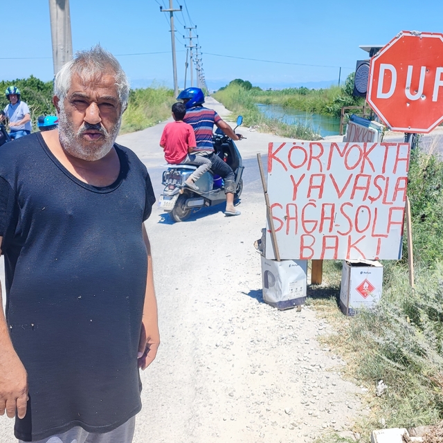 Kazaların adresinde vatandaşın ilginç çözümü: Kendi imkanlarıyla uyarı levh...
