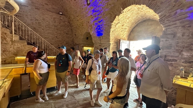 Kuşadası'ndaki Deniz Ticaret Tarihi Sergi Alanı'na yaz döneminde yoğun ilgi