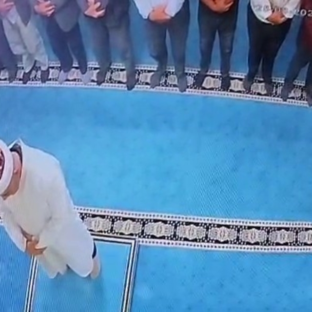 Camide kediyi tekmeleyen şahsa sosyal medyada tepki yağdı: Başsavcılık hare...
