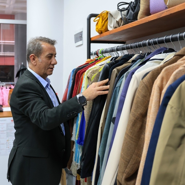 Efeler Belediyesi'nden ihtiyaç sahiplerine ücretsiz giyim desteği