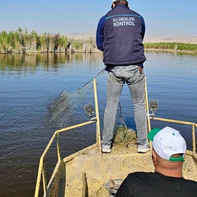 Karamık Gölü'nde av yasağı denetimi