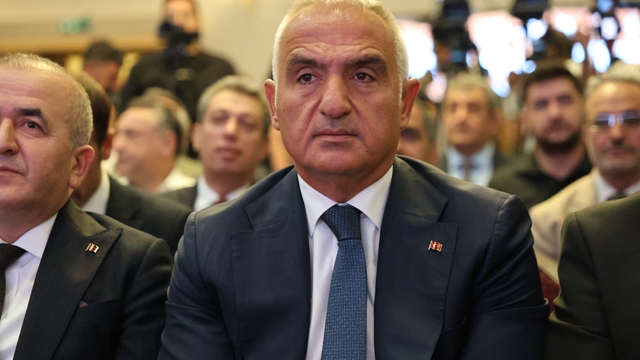 Kültür ve Turizm Bakanı Ersoy: "2026 yılının ilk 6 ayında turizm gelirimiz 25.7 milyar dolara ulaşmıştır"
"8 mini dizi yayına alınmış; bu çalışmalarla 9 milyardan fazla gösterim ve 5,5 milyar izlenmeye ulaşılmıştır"
"Kültür ve Turizm Bakanlığı olarak bu süreçte şehirlerimizin ve sektörümüzün yanında olmaya devam edeceğiz"