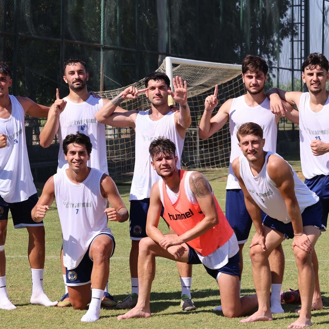 Menemen FK'da lisanslar tamam