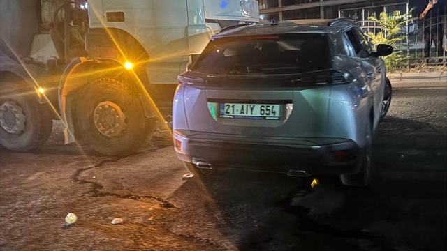 Batman'da beton mikseri ile otomobil çarpıştı