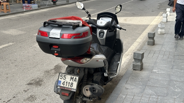 Samsun'da hafif ticari araç ile çarpışan motosikletli yaralandı