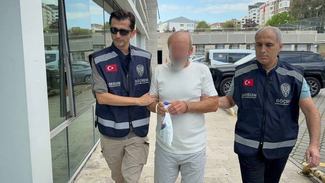 Yine göçmen kaçakçılığı yaparken yakalandı