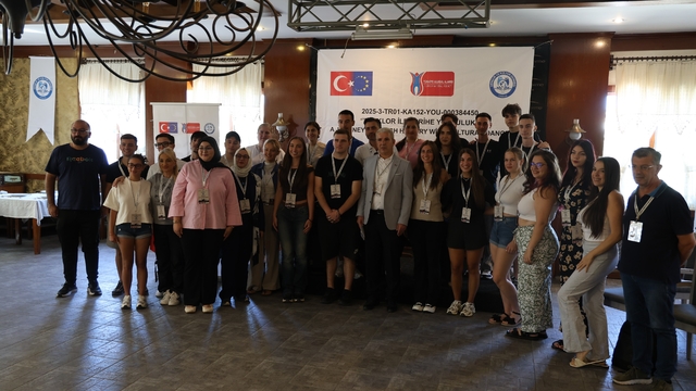 Kırşehir'de 5 ülkeden 30 genç kültür etkileşimi için buluştu