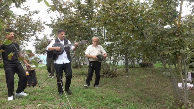 Fındık işçilerine 'çalgılı mola'