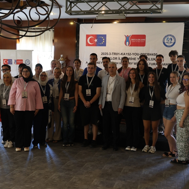 Kırşehir'de 5 ülkeden 30 genç kültür etkileşimi için buluştu