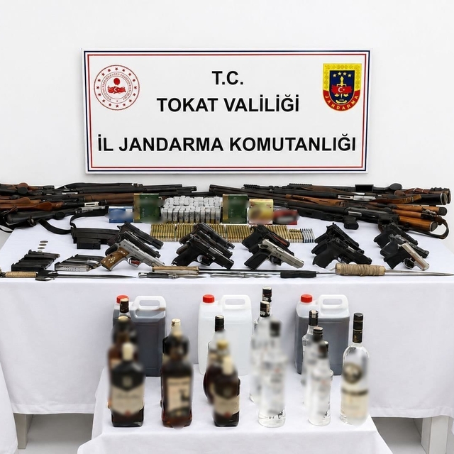 Tokat'ta 19 adrese eş zamanlı operasyon: 14 gözaltı