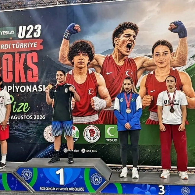 Sivaslı boksör Rize'de Türkiye 3.'sü oldu