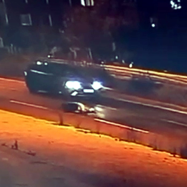 Otomobilin çarptığı çocuk ağır yaralandı; kaza kamerada
