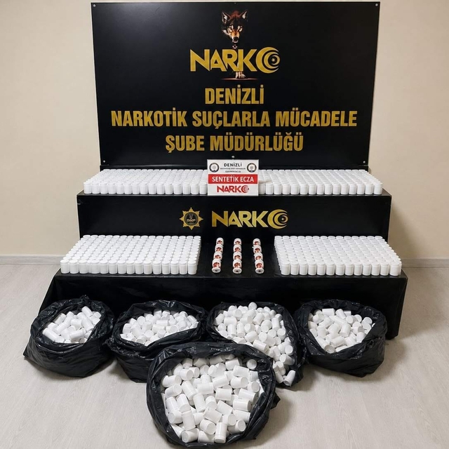 Denizli'de 104 bin sentetik hapla yakalanan 4 şüpheli tutuklandı