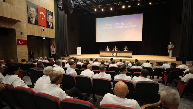 Niğde'de okul servis şoförleri ile istişare toplantısı