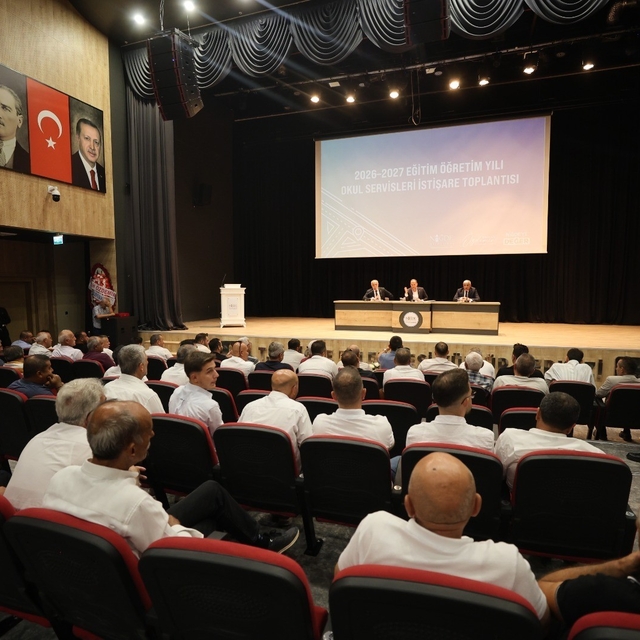 Niğde'de okul servis şoförleri ile istişare toplantısı