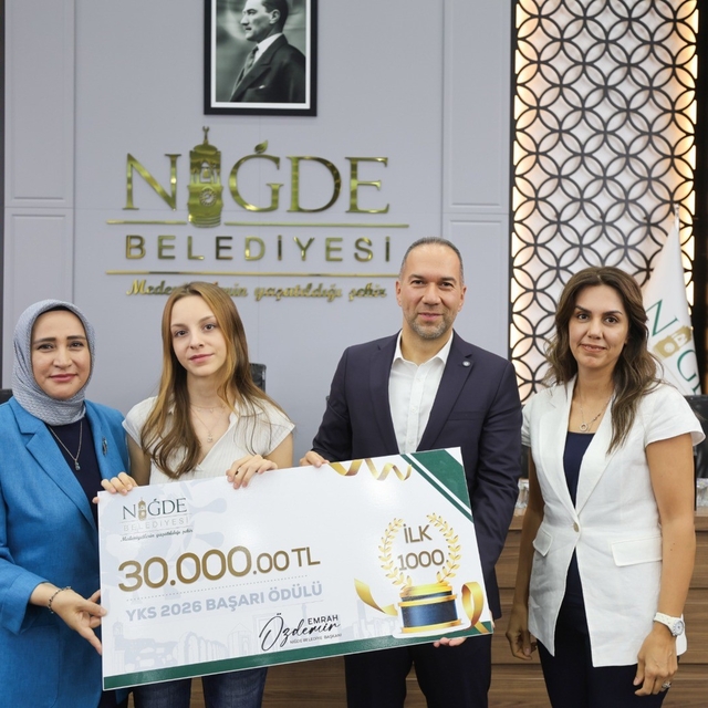 Başkan Özdemir'den YKS şampiyonlarına anlamlı destek