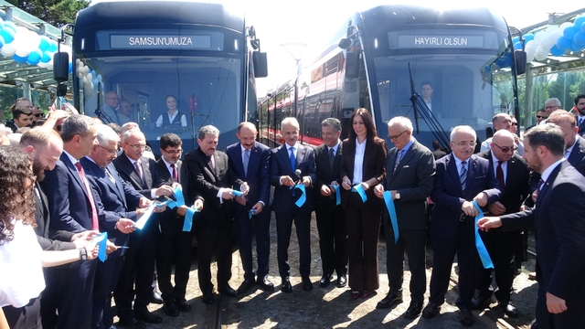 Samsun'da 2 yeni tramvay hizmete girdi
Yeni tramvaylar yüzde 10 eğime kadar tırmanabilme kabiliyetine sahip