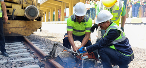 Adapazarı'nda tren hattının yer altına alınması projesinde ilk ray söküldü