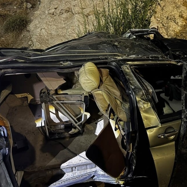 Van'da otomobil dere yatağına uçtu: 1 ölü, 1 yaralı
