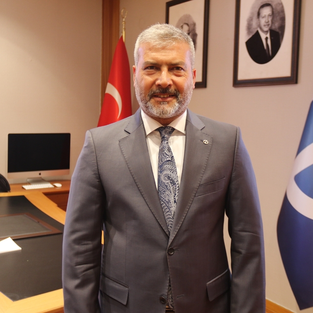 4 milyon AÖF öğrencisi üniversitelerine geri dönüyor
Üniversiteleri yarım k...