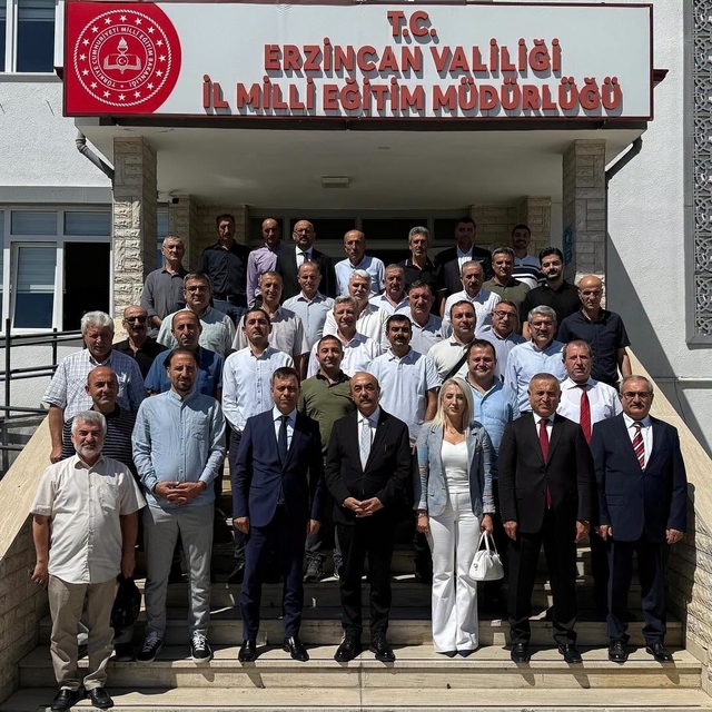 Erzincan'da ilkokul müdürleriyle yeni eğitim öğretim yılı toplantısı yapıld...