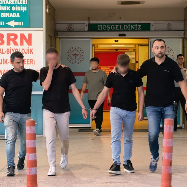 Bursa'da yaşlı kadını 1.5 milyon lira dolandıran çete yakayı ele verdi
Kend...