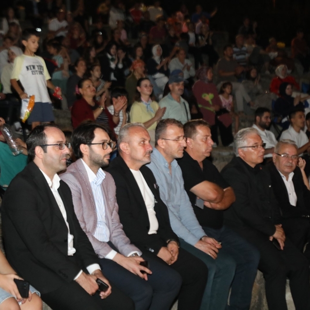Kurtuluş coşkusu gençlik korosu konseriyle Yeniceköy'e taşındı