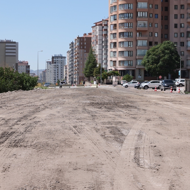 Yıldırım Beyazıt Mahallesi yeni yollarla daha da güzelleşiyor