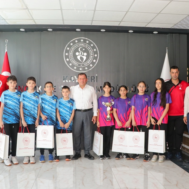 Kayseri kız takımı ANALİG'de Türkiye Şampiyonu oldu