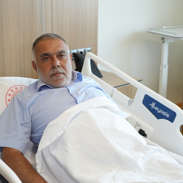 Türkiye'de bir ilk: Açık kalp ameliyatı olmadan kalbindeki delikten kurtuld...
