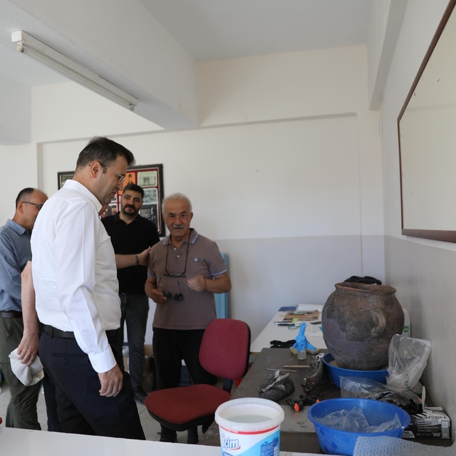 Vali Akmeşe Kınık Höyük Kazı Alanını inceledi