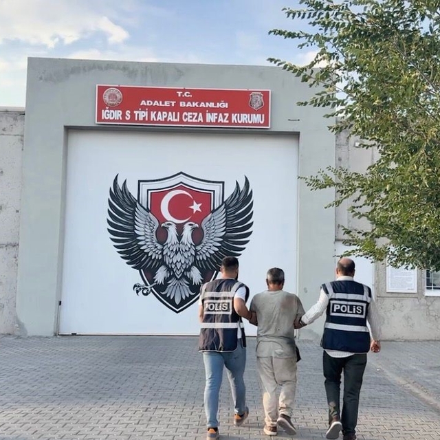 Iğdır'da 10 yıl 4 ay 17 gün hapis cezasıyla aranan şahıs yakalandı