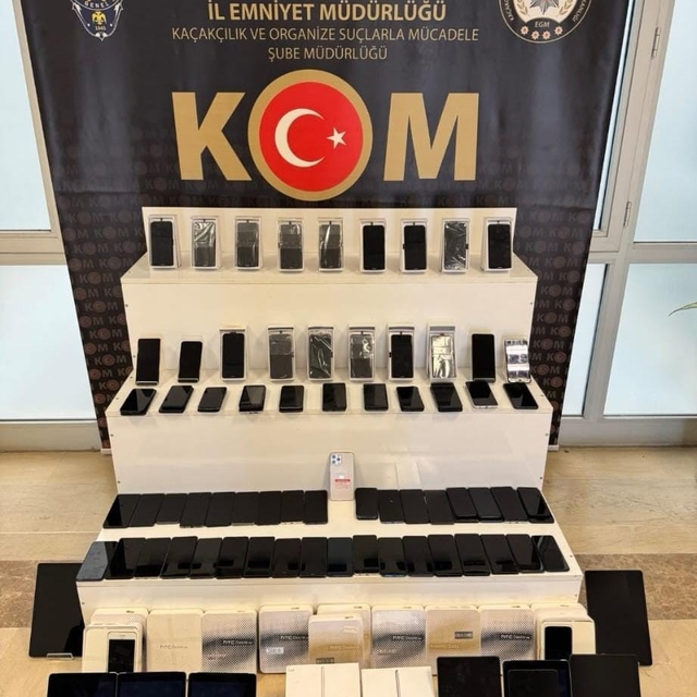 Muş'ta kaçakçılık operasyonu: 98 adet cep telefonu, 11 adet tablet ve 20 ki...