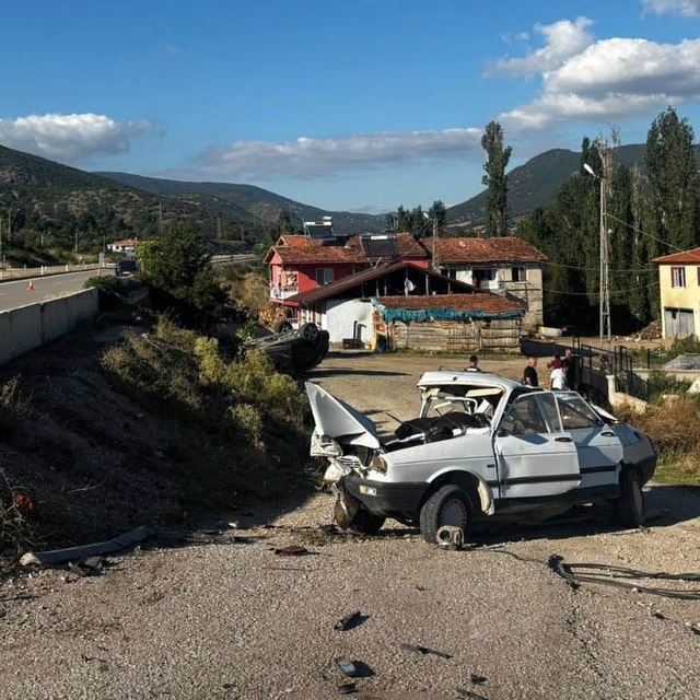 Tokat'ta iki otomobil çarpıştı: 1 ölü, 3 yaralı