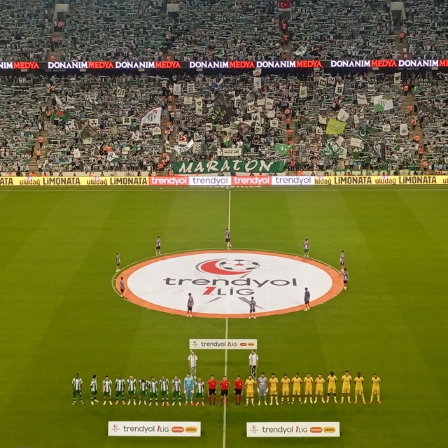 Bursaspor, İstanbulspor'u 4-0 mağlup etti